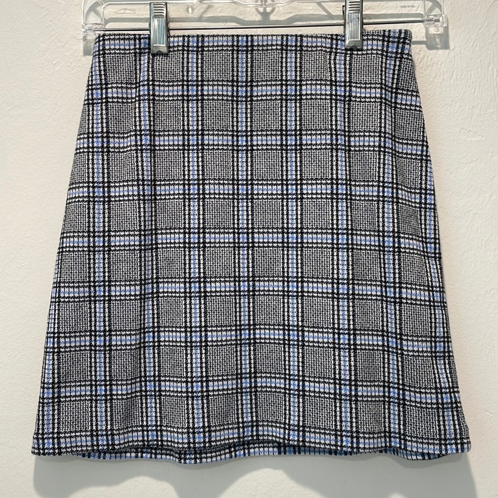 blue and black h&m patterned mini skirt (small)